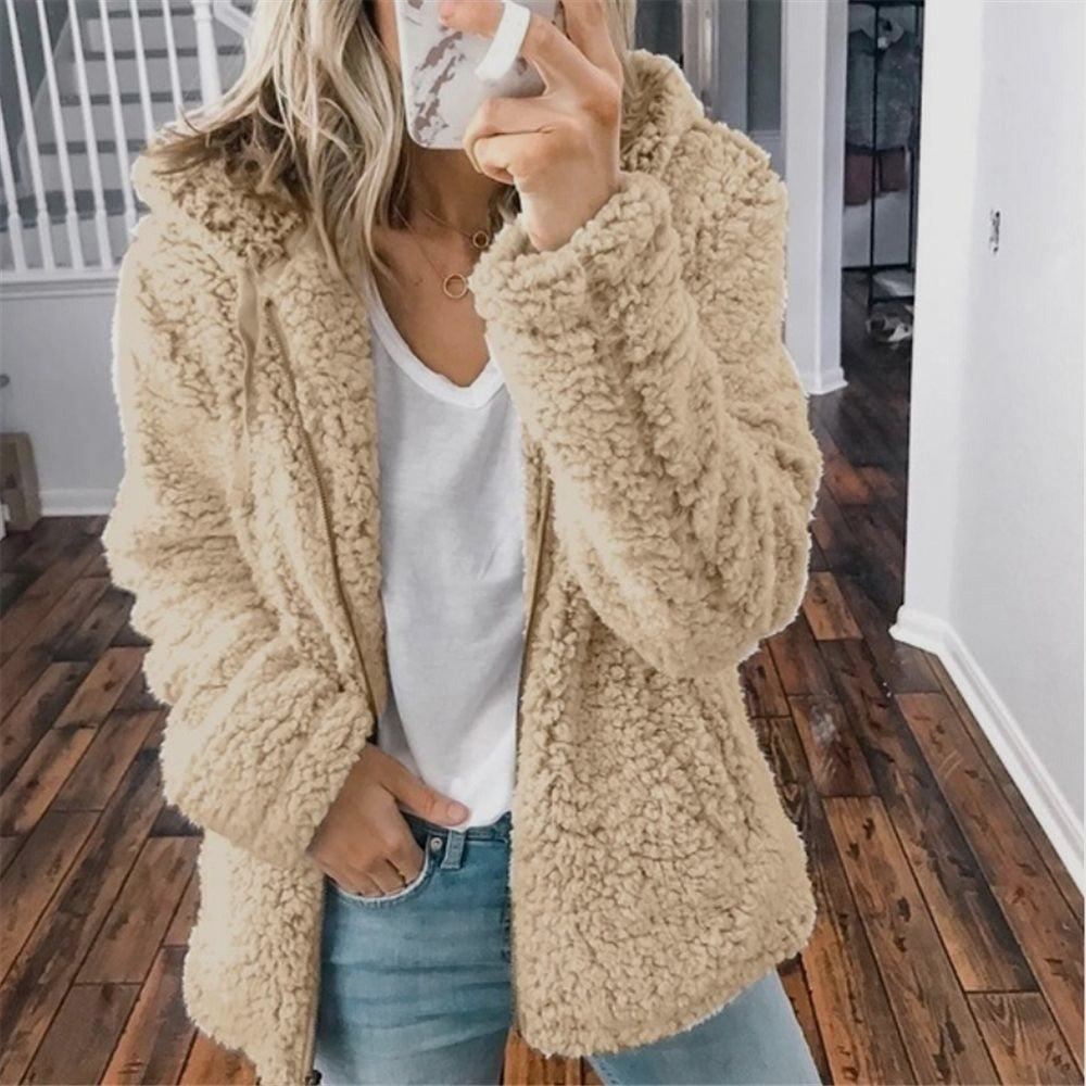 Delara - Fluffy Damesvest met Capuchon